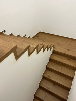  Bukoma schody s nosem dub stary